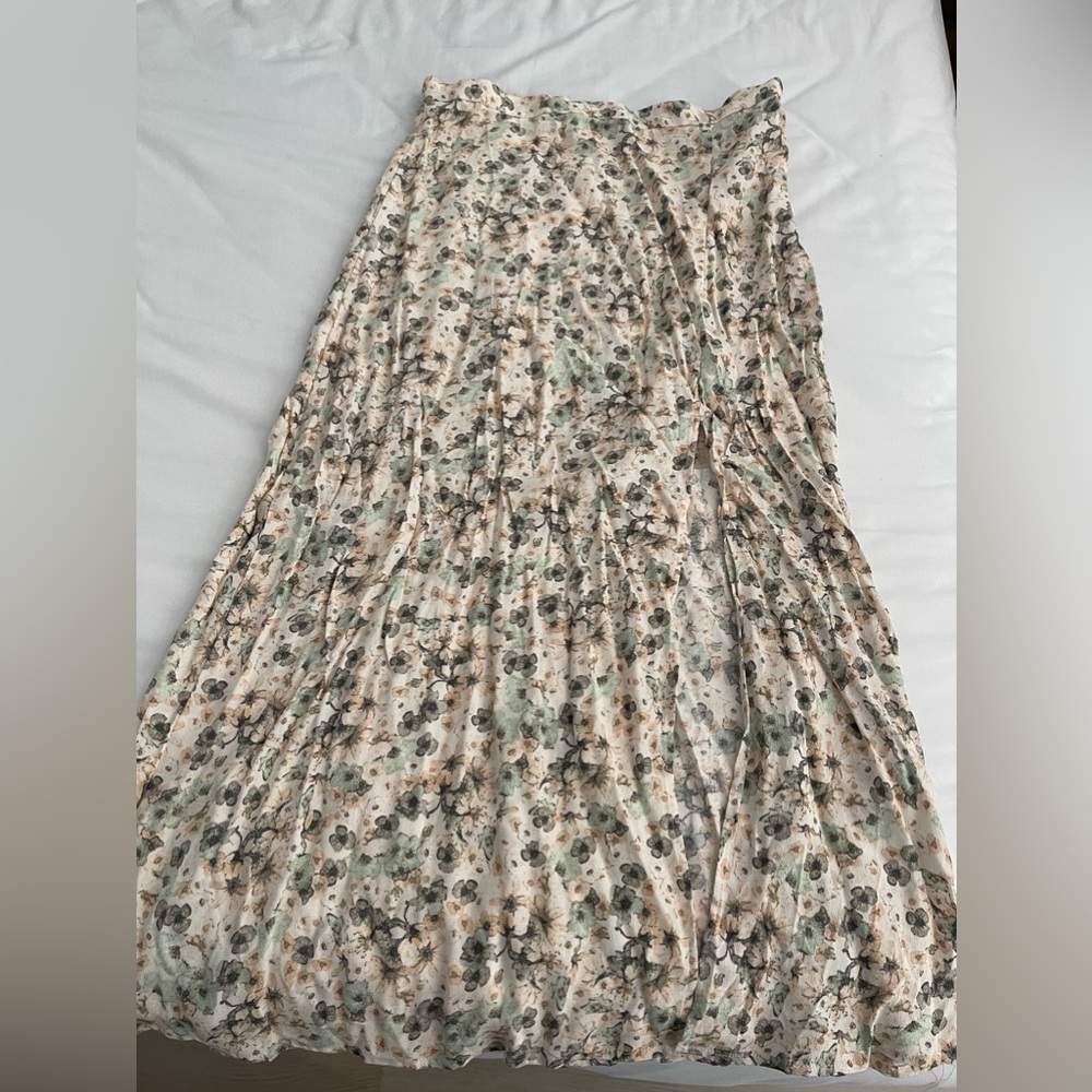 H&M midi skirt slit detail floral print
